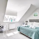 Finest Retreats - The Loft At The Regency Apartman