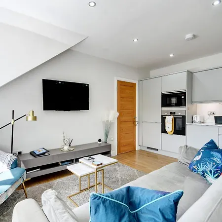 Finest Retreats - The Loft At The Regency